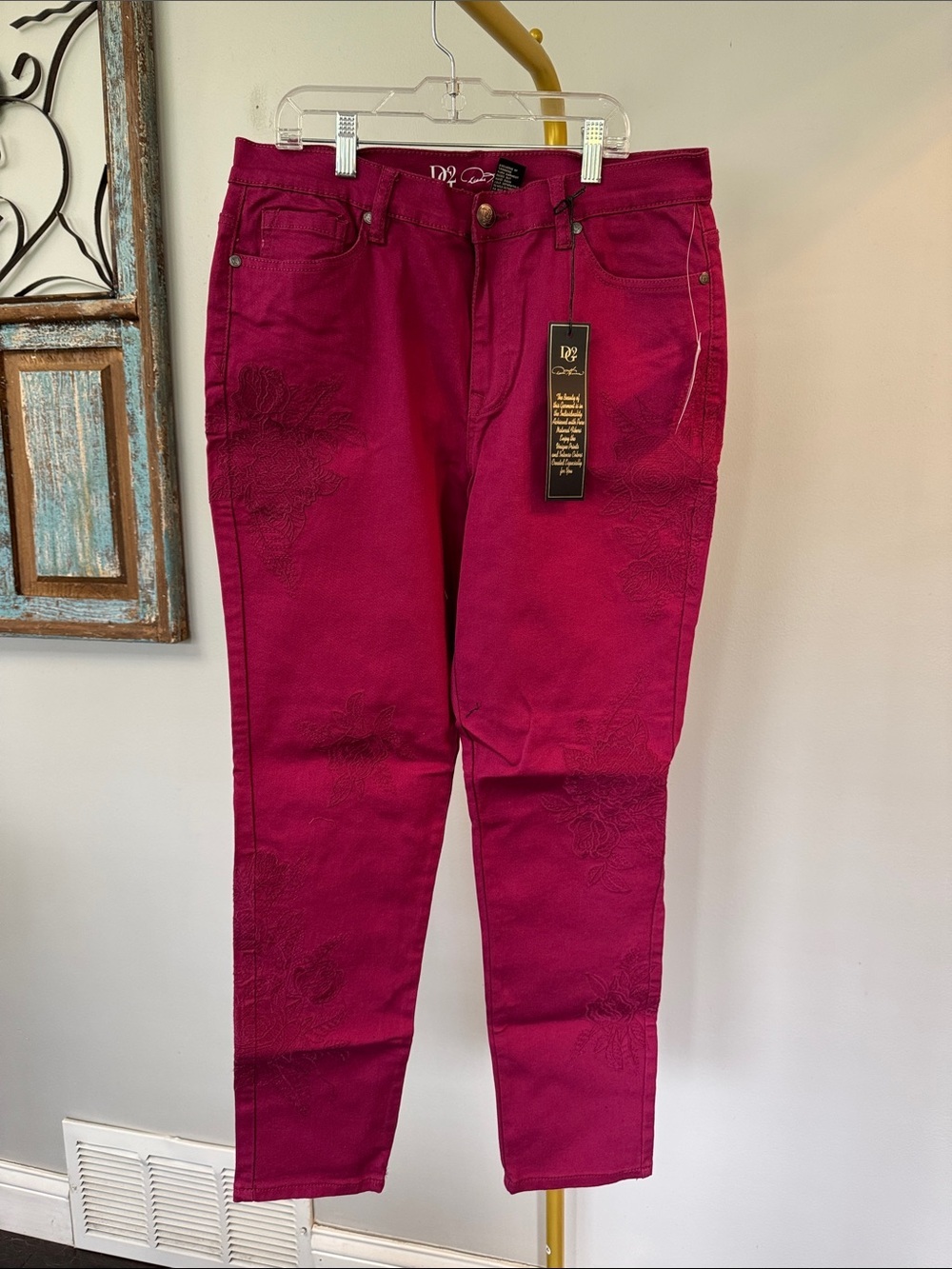 DG2 by Diane Gilman Magenta Embroidered Ankle Jeans NWT 12